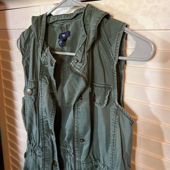 Gap small sleeveless hooded vest - Picture 4 of 8